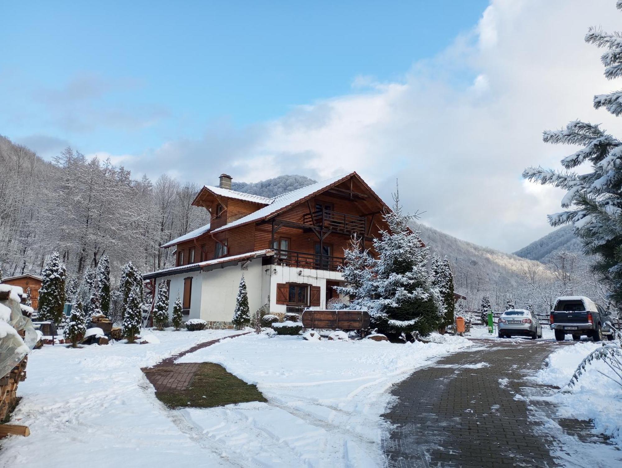 Gasthaus Maria Borlova ภายนอก รูปภาพ