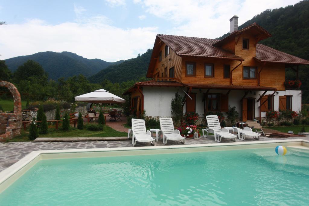 Gasthaus Maria Borlova ภายนอก รูปภาพ