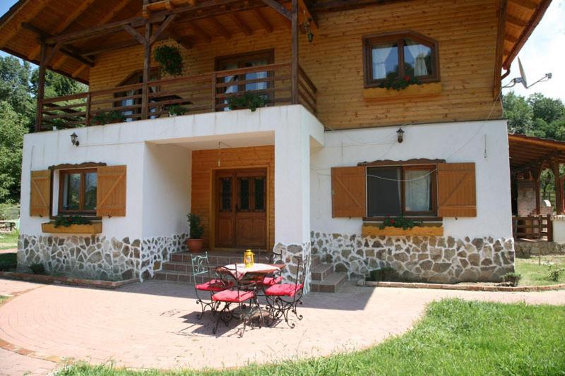 Gasthaus Maria Borlova ภายนอก รูปภาพ